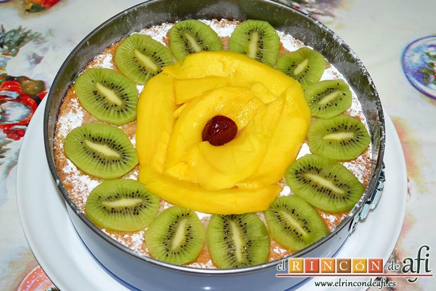 Tarta alegría, decorarla con la fruta