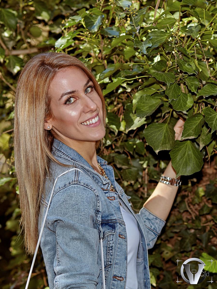 Falda_negra_plisada_Stradivarius