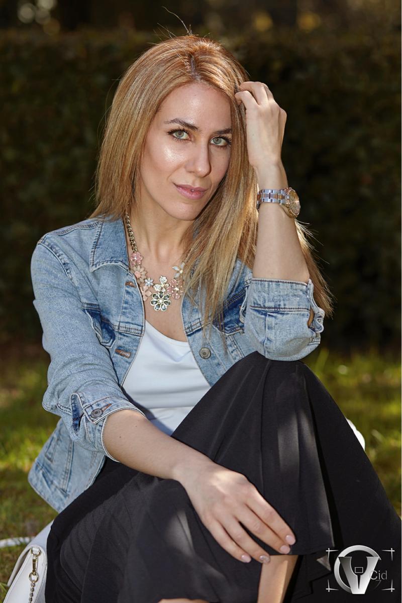 Falda_negra_plisada_Stradivarius