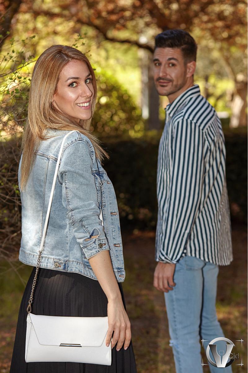 Falda_negra_plisada_Stradivarius