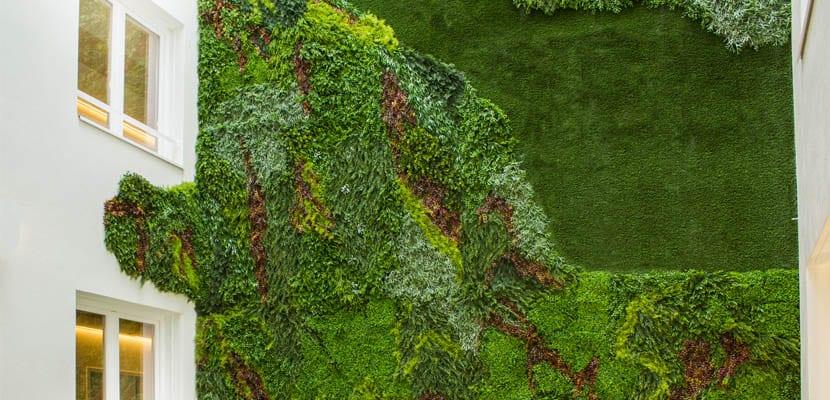 Jardín vertical en fachada