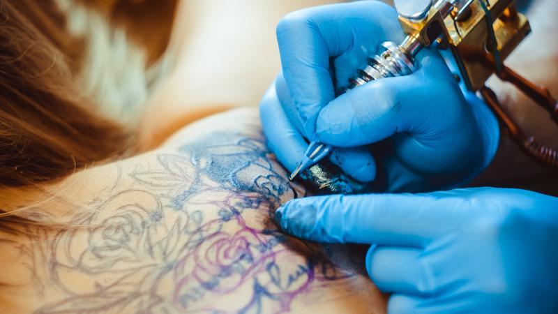¿Sabes que productos químicos hay en un tatuaje?