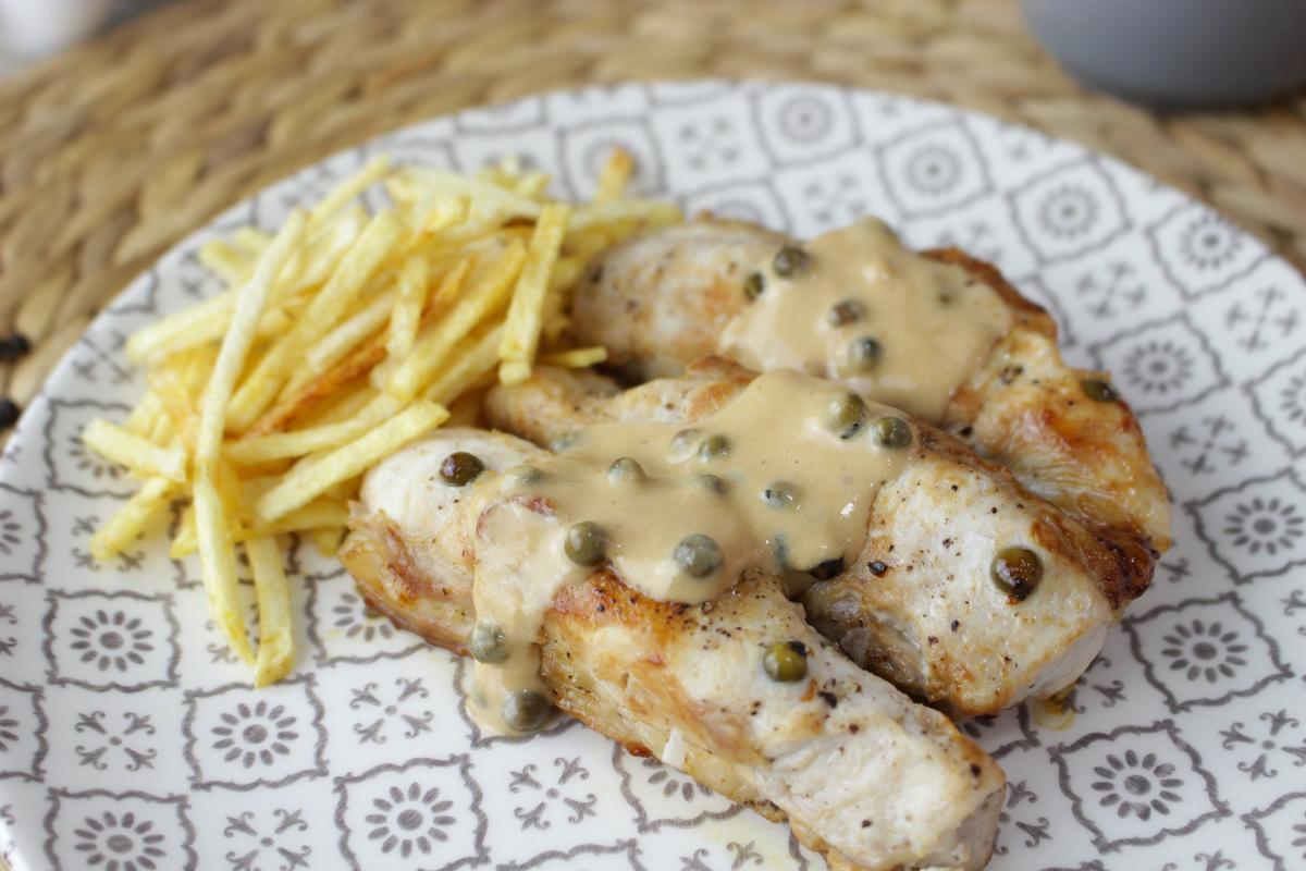 Lomos o solomillos de conejo a la pimienta verde