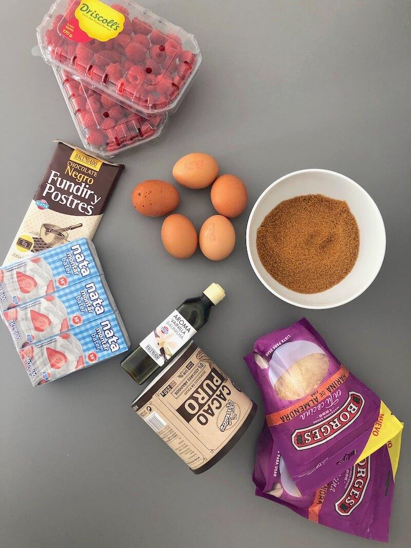 ingredietnes tarta de chocolate con harina de almendras