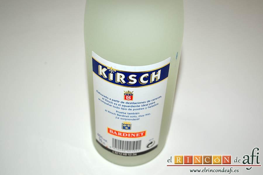 Cupcakes de cerezas al Kirsch, quitarlo del fuego y añadir un par de cucharaditas de Kirsch