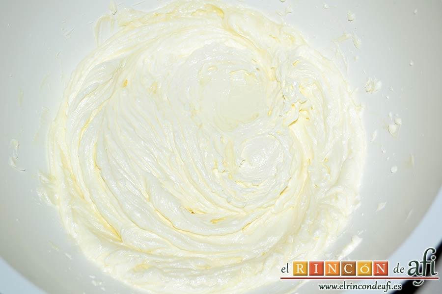 Cupcakes de cerezas al Kirsch, si lo deseas, añade en este paso más licor