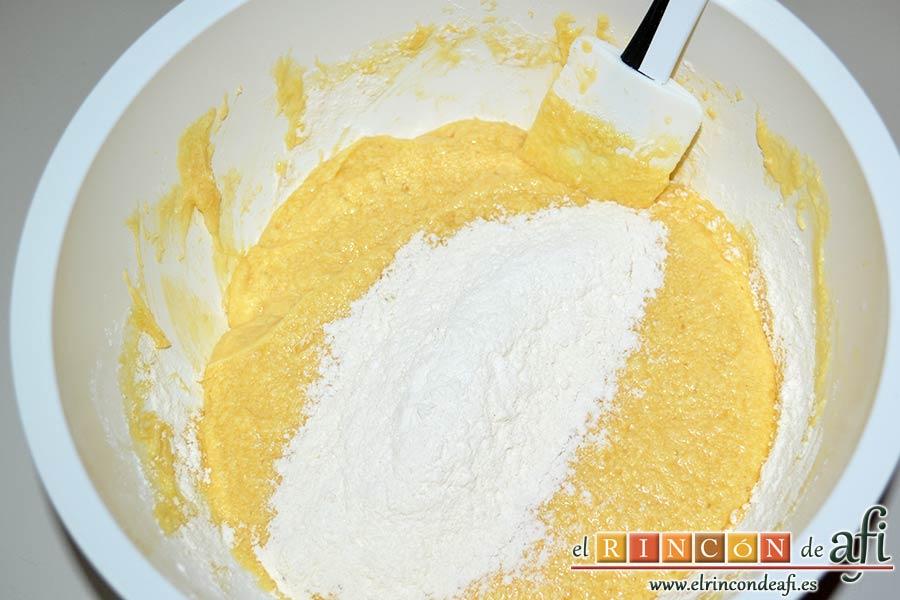 Cupcakes de cerezas al Kirsch, incorporar a la mezcla anterior con una cuchara