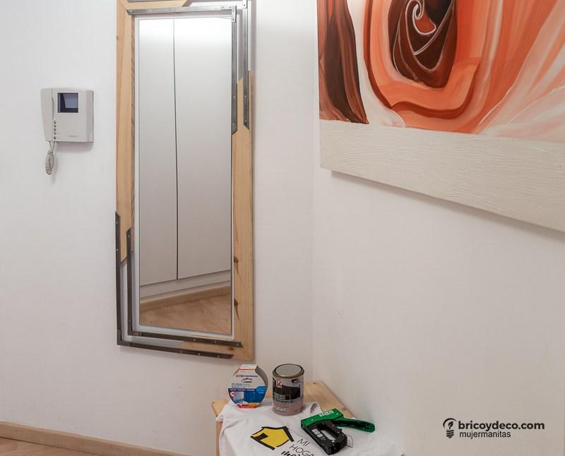 colocar un espejo y marco sin taladrar la pared