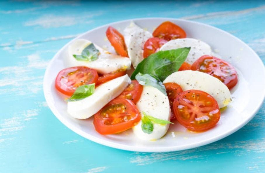 ensalada de tomate y mozzarella