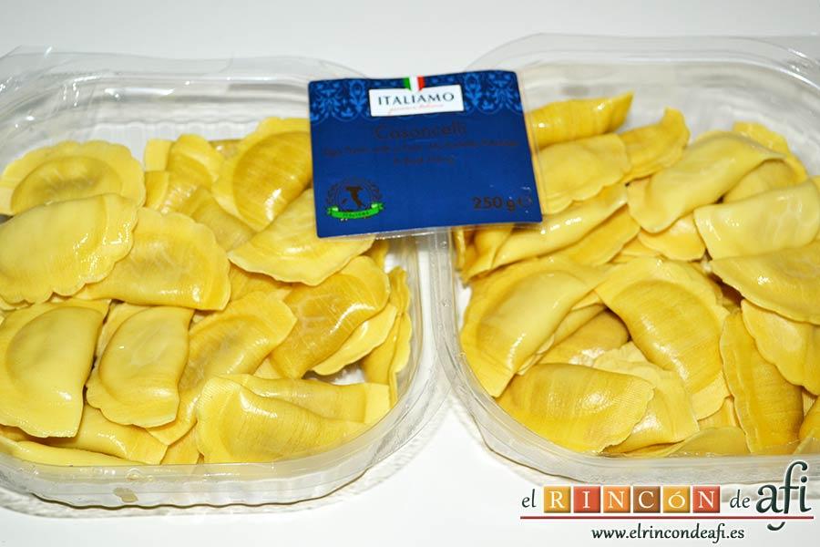 Casoncelli con bacon, tomate y albahaca, preparamos la pasta