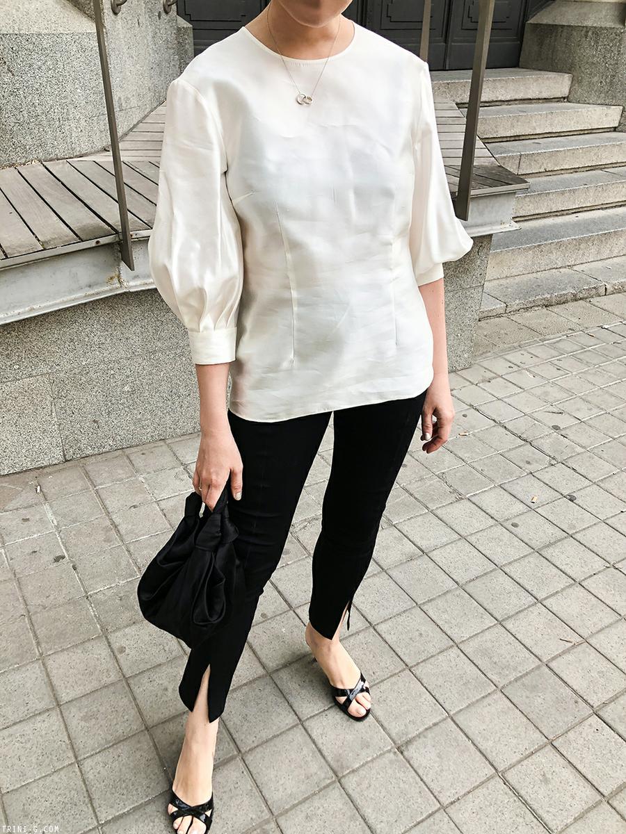 Trini | Deitas Ava top The Row leggings