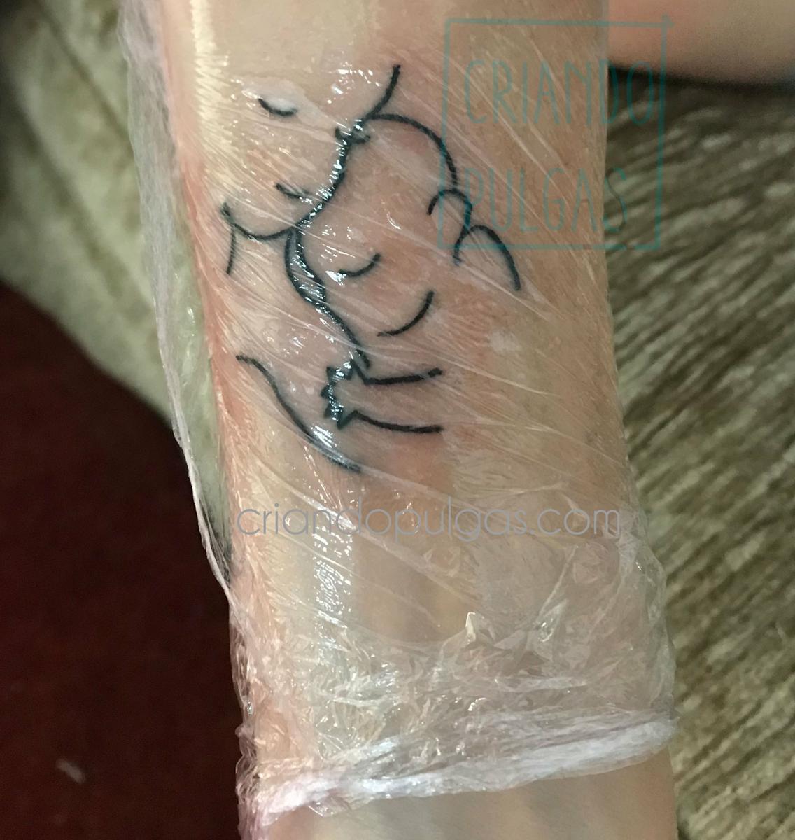 tatuaje de lactancia materna diseñado para la jornada eDulacta tatuado en el antebrazo