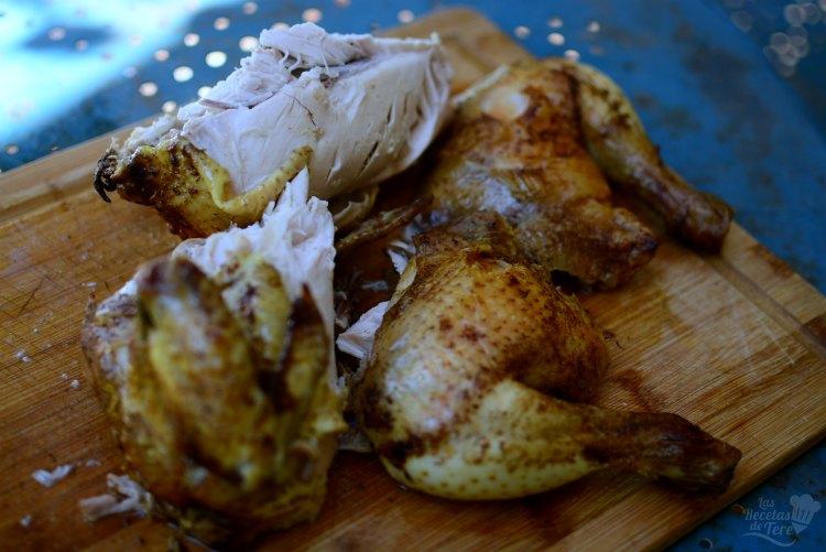 Maravillosa receta de pollo al horno con ras al hanut y clavo