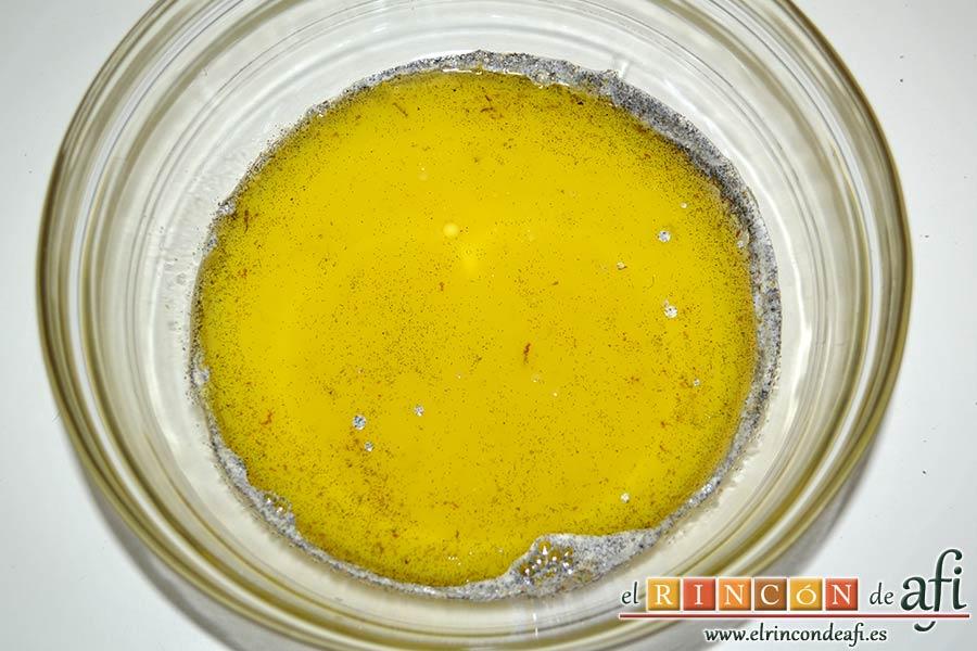 Tarta de aceite de oliva y nectarinas, remover, apartar del fuego, volcar en un bol, añadir el aceite y el licor anisado