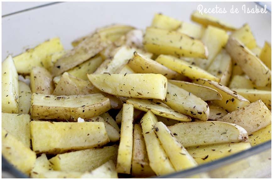 Patatas gajo al horno con especias para guarnición