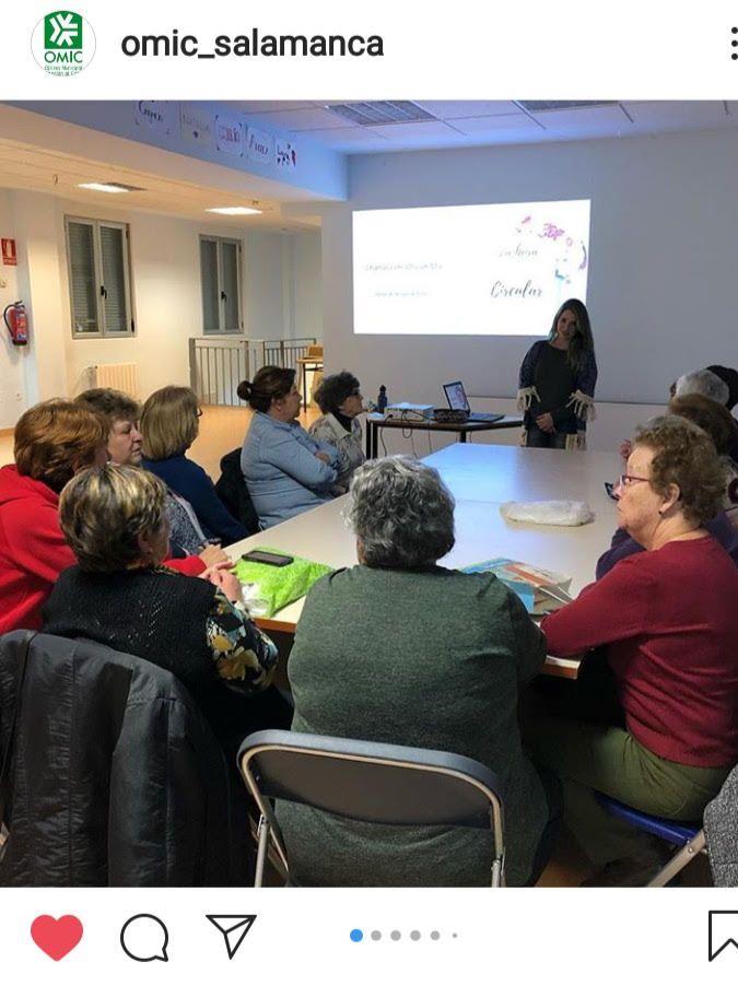 OliviahMai dando un taller en Salamanca