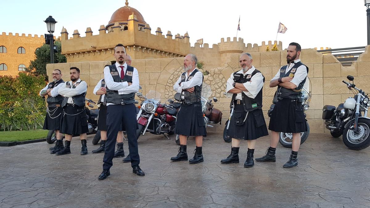 Novios moteros-boda Adrían y Cristina_Castillo Bonavía (3)