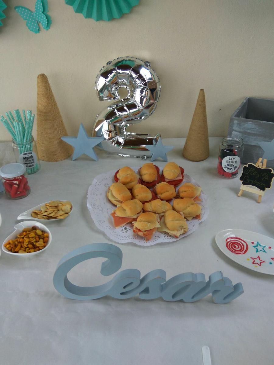 Manualidades Caseras Inma_ Nombres de madera Cesar para mesa de chuches