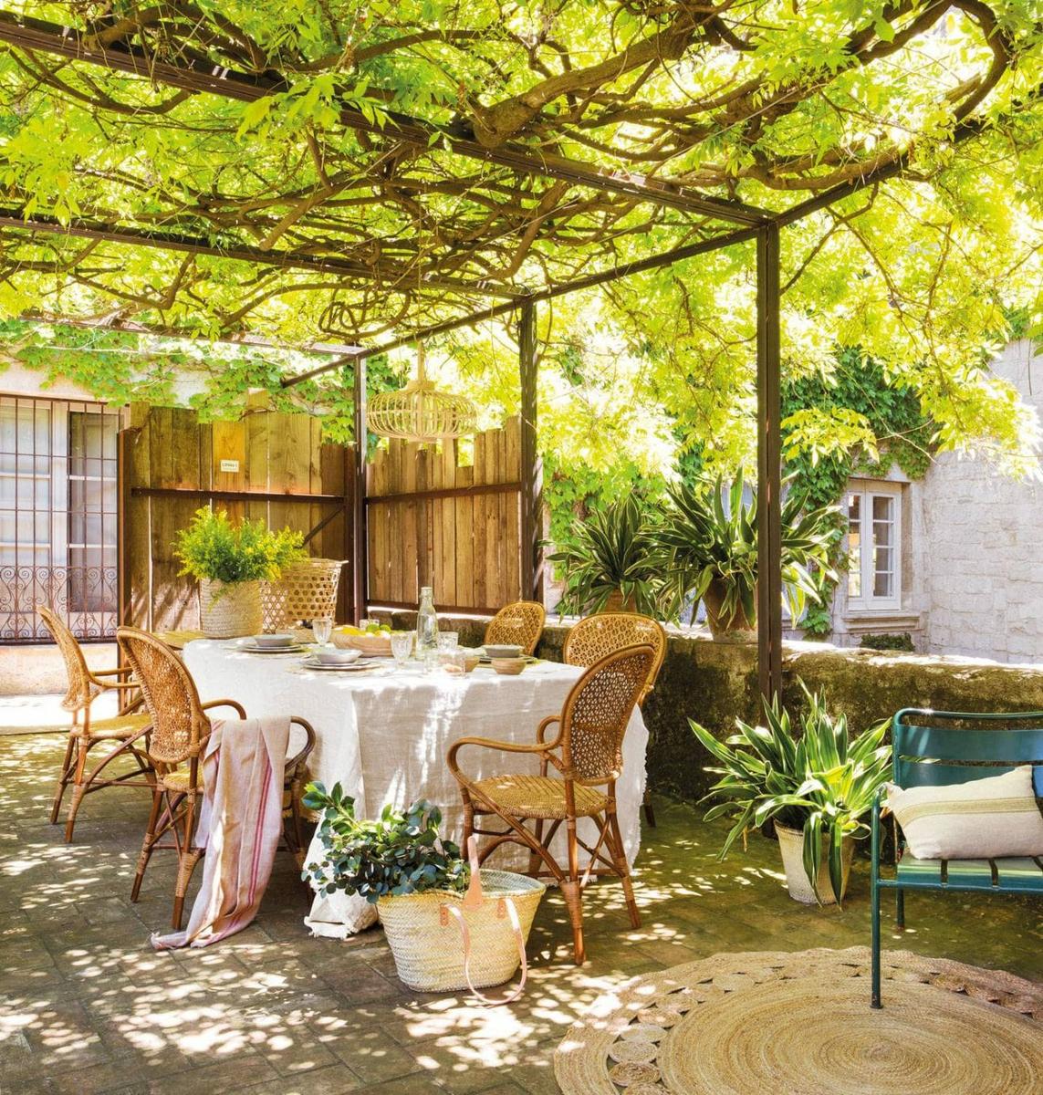 Crea tu terraza de exterior para disfrutar del verano | Decoración, image size:1143x1200