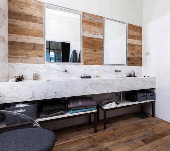 decoralinks | bathroom - pino recuperado en suelo y paredes con encimera marmol 