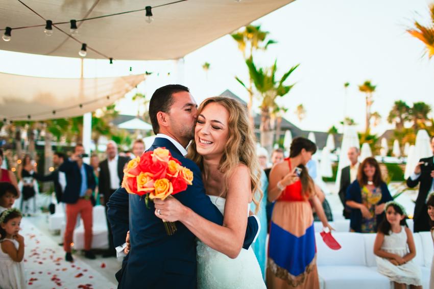 fotografía de pareja besandose