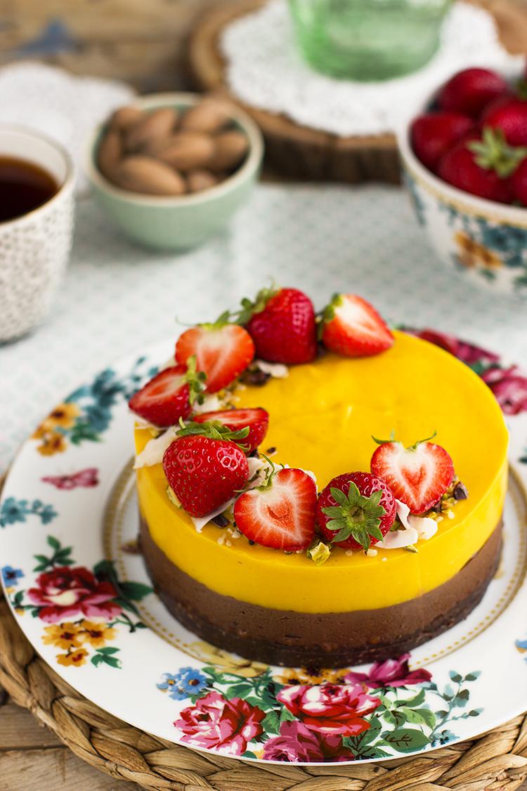 Tarta sin horno de mango y chocolate healthy | Cocina