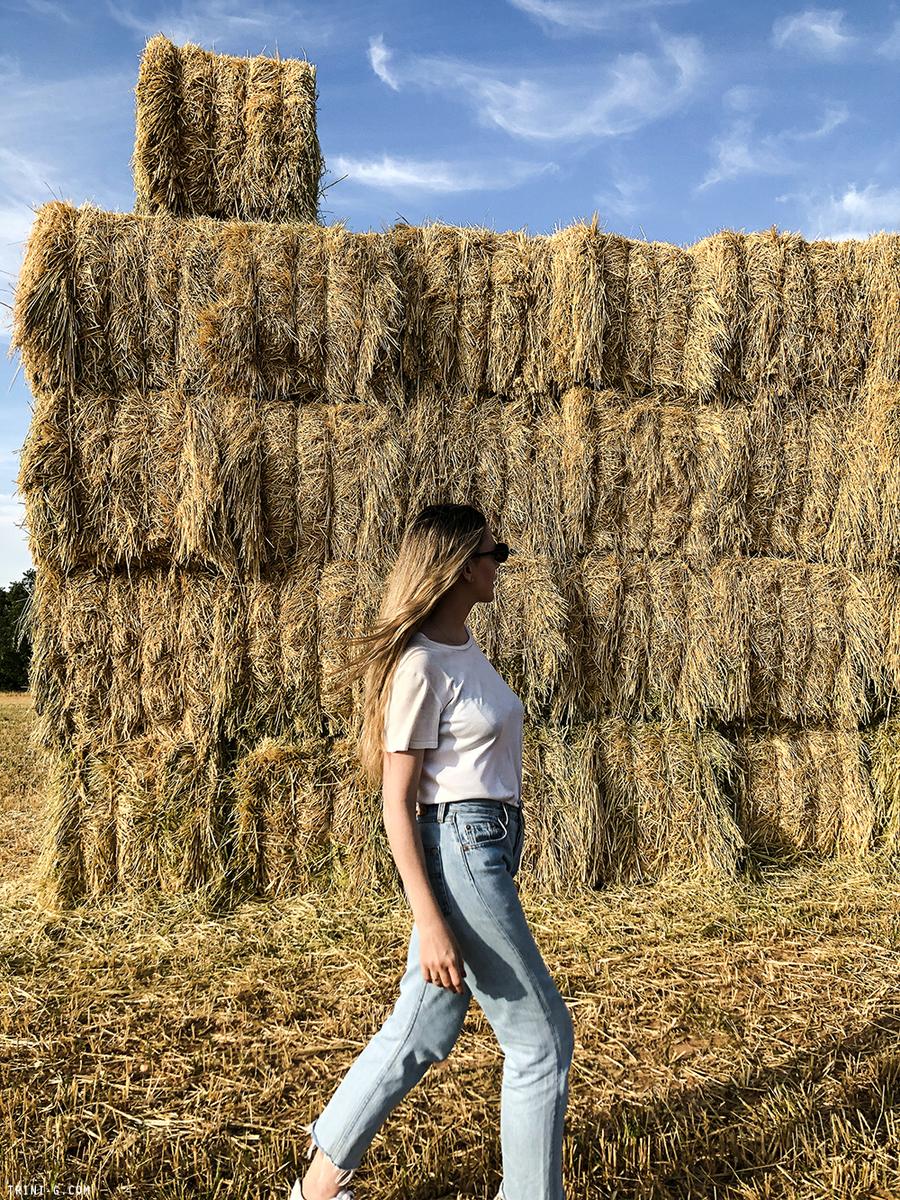 Trini | Levis jeans The Row t-shirt