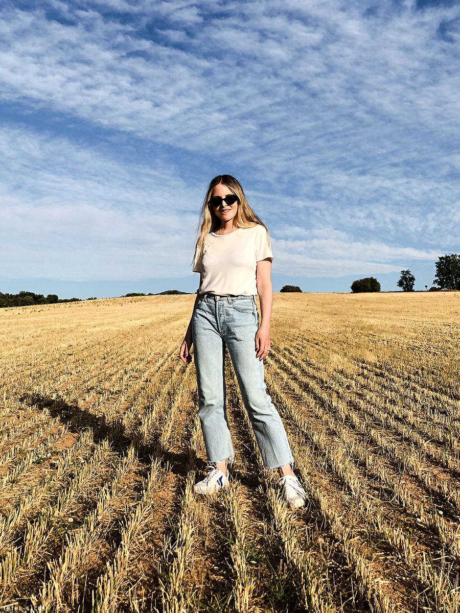 Trini | Levis jeans The Row t-shirt