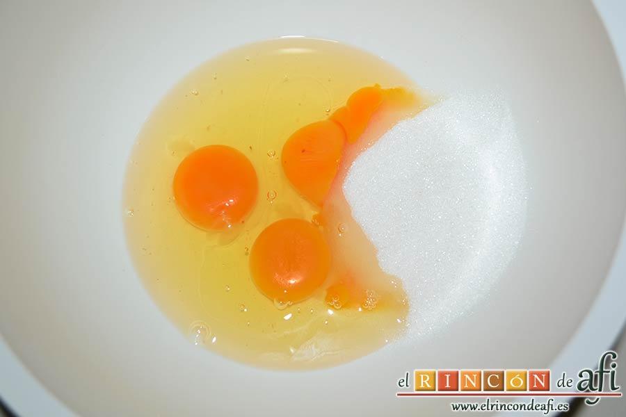 Bizco-flan, poner en un bol el azúcar con los tres huevos