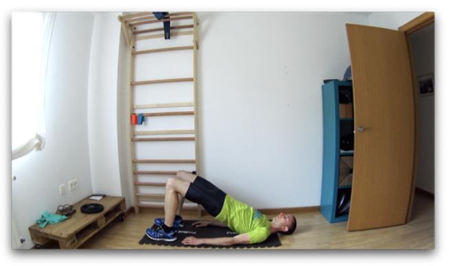 Puente glúteo para integrar el deporte en tu día a día