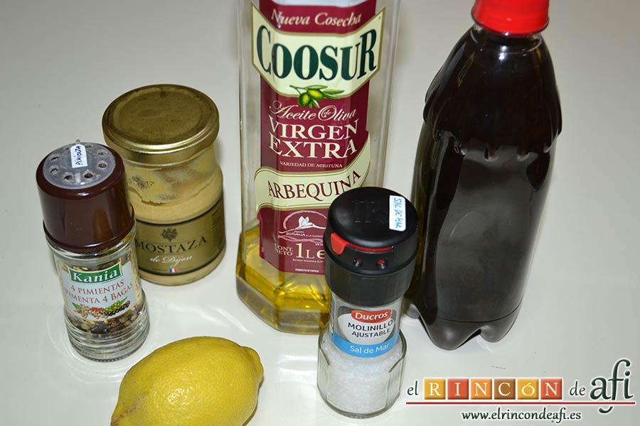 Ensalada de garbanzos, papas, tomates, atún y huevos, preparar los ingredientes para el aliño