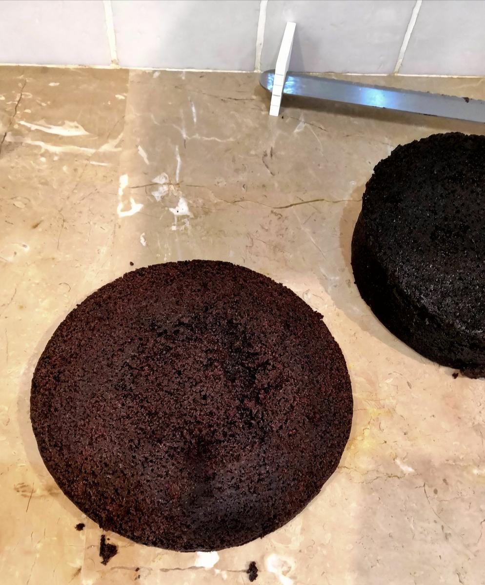 Tarta de cerveza negra en vaso
