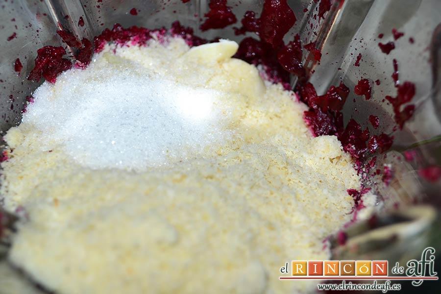 Ajoblanco de remolacha, añadir la almendra molida, el azúcar y el diente de ajo pelado