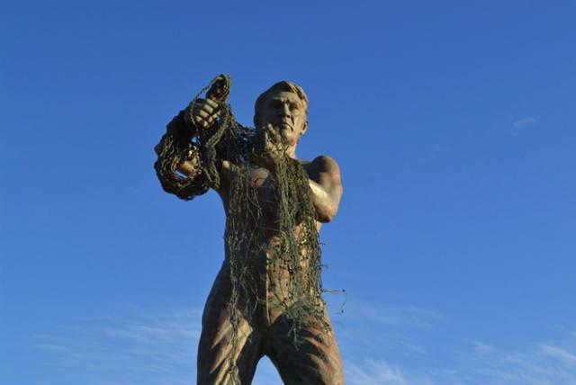 Lanzando la atarraya homenaje a los pescadores de La Paz BCS