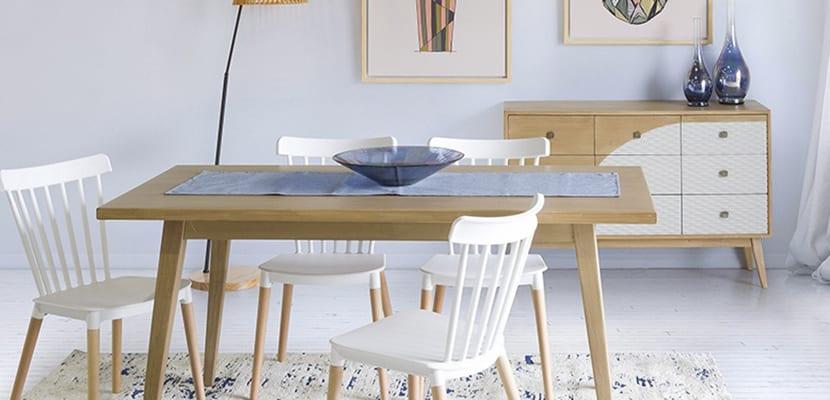 Sillas con madera y tonos blancos