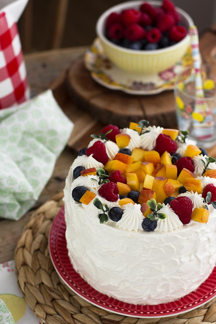 Tarta de Vainilla Melocotón y Frambuesa deliciosa para celebraciónes