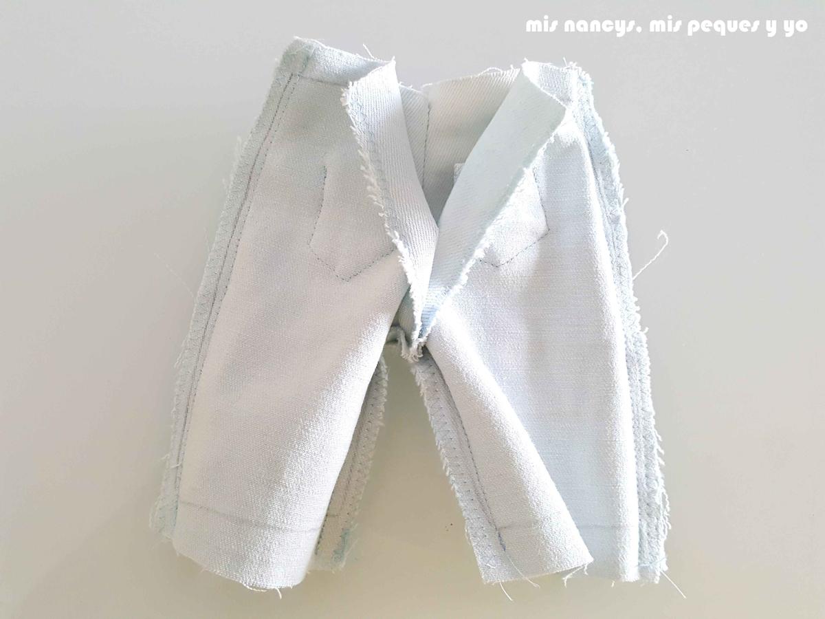 mis nancys, mis peques y yo, tutorial short vaquero para Nancy (patron gratis), pantalon por el reves parte trasera