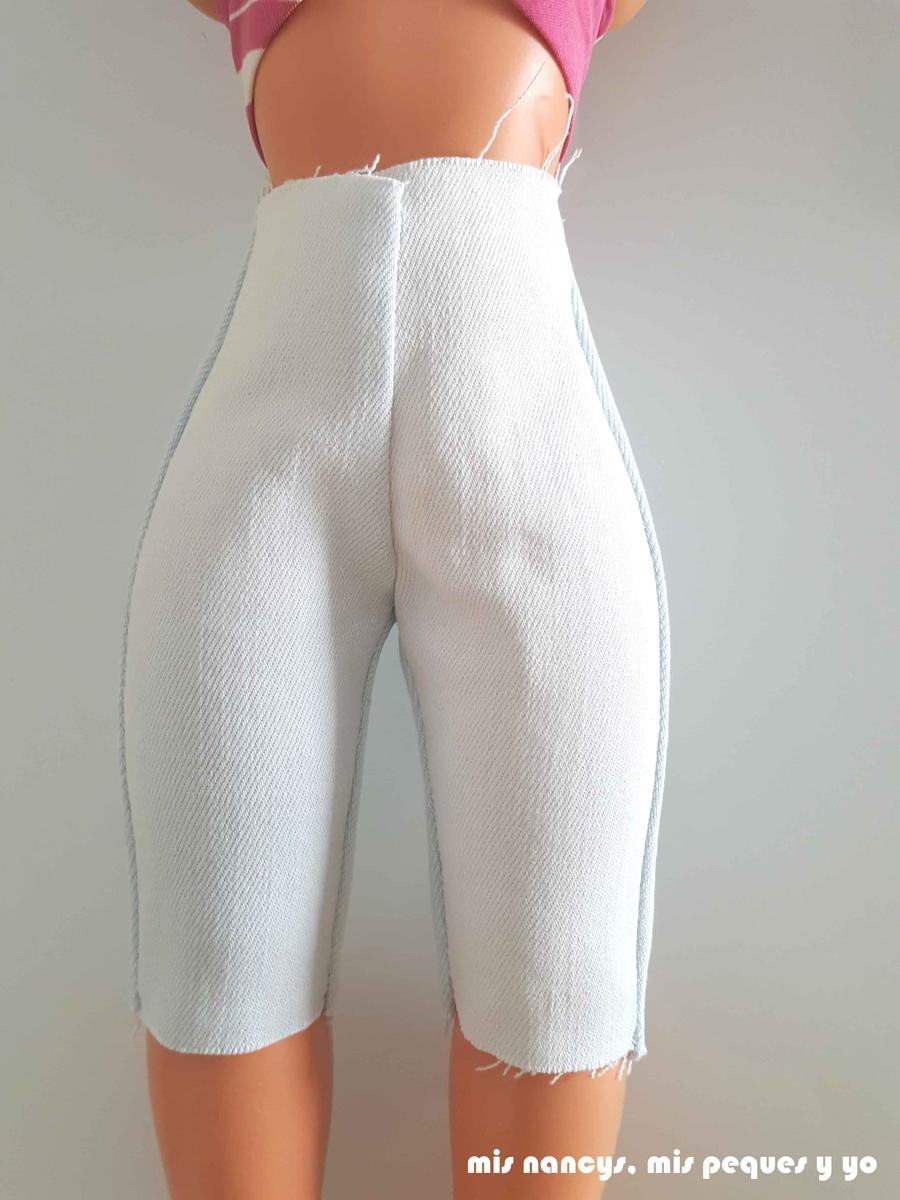 mis nancys, mis peques y yo, tutorial short vaquero para Nancy (patron gratis), probar pantalon a muñeca