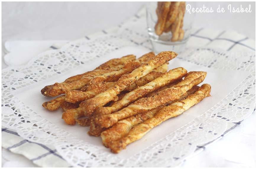 Palitos de queso y hojaldre. Aperitivo fácil