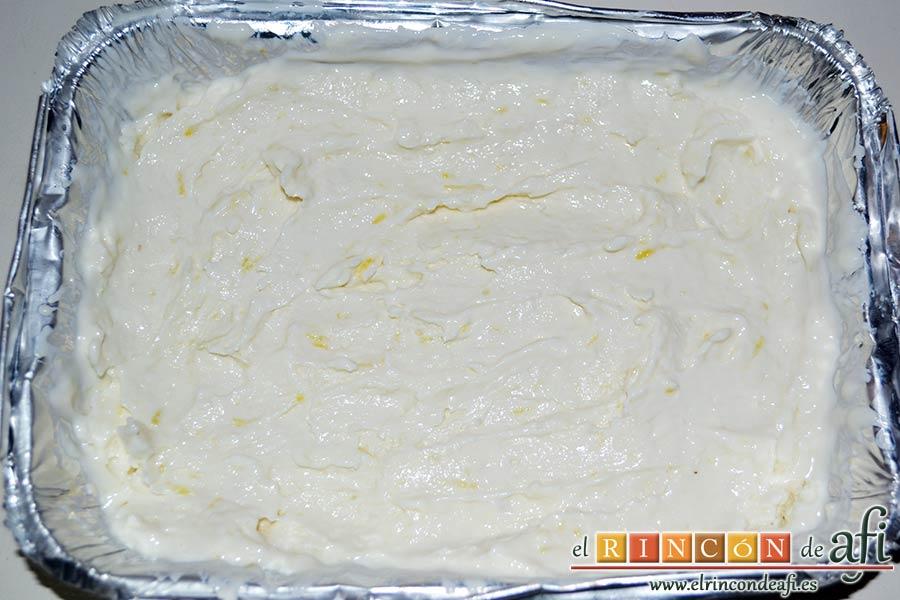 Helado de yogur con salsa de arándanos y moras, repetir unas 3 veces