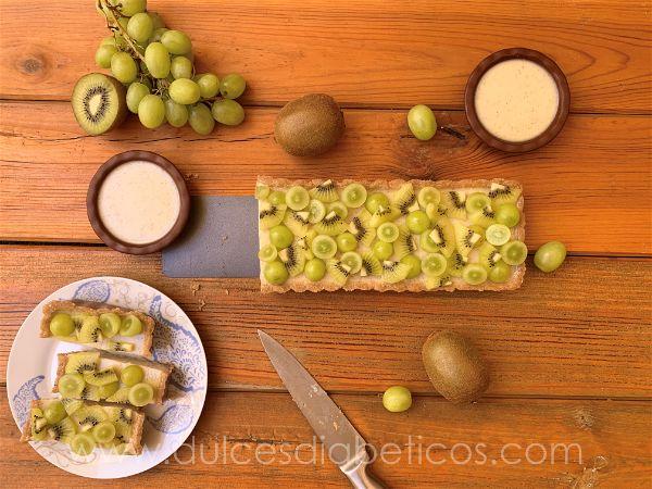 Tarta de kiwi y uva saludable sin azucar