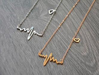 Collares en forma de latido