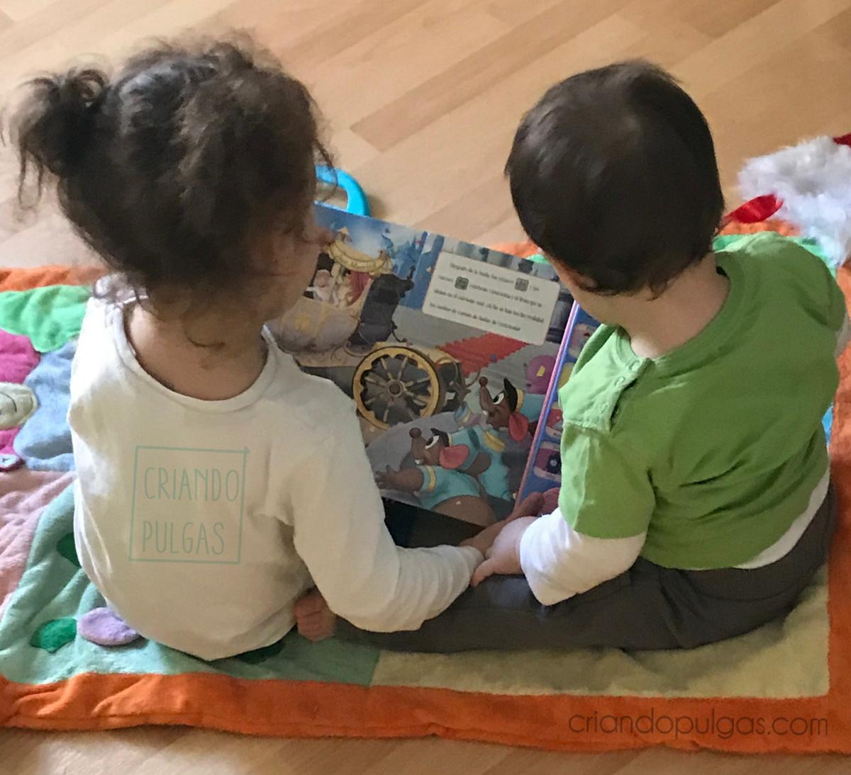 Momentos amorosos entre hermanos