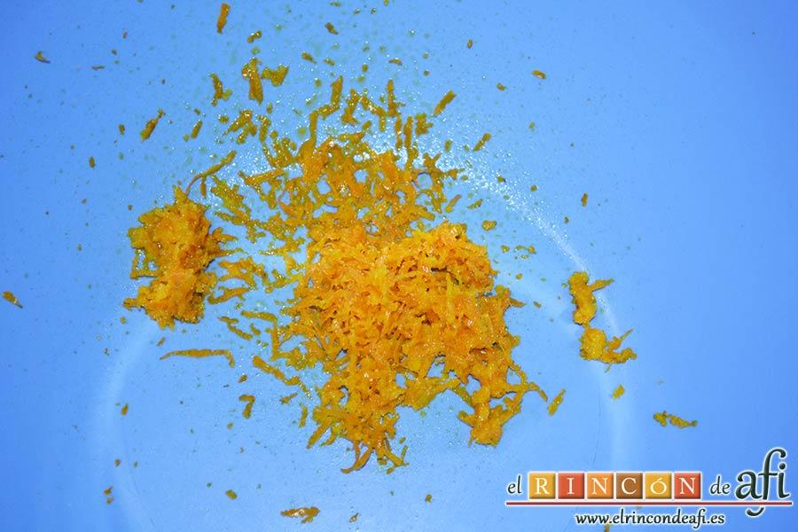 Bollos de naranja, sacar la ralladura de una naranja