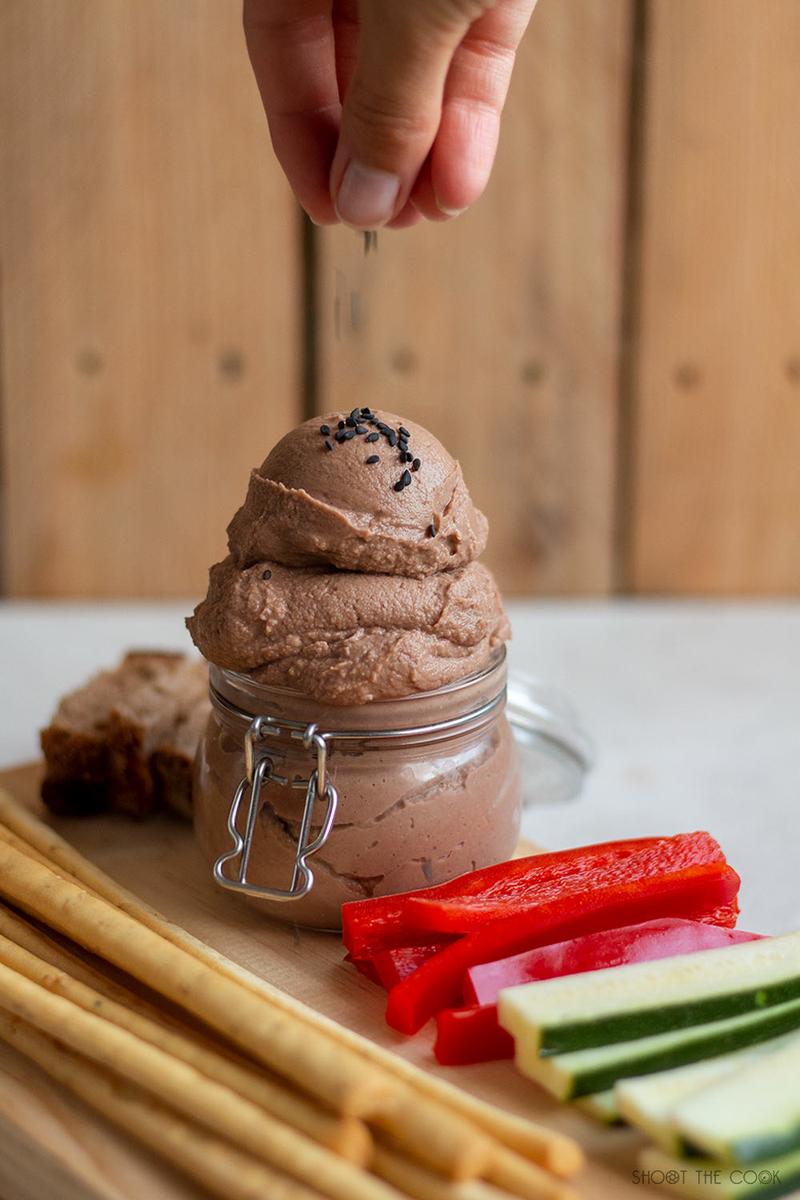 hummus de garbanzos y aceitunas