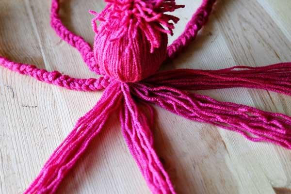 Cómo hacer un pulpo de lana rosa