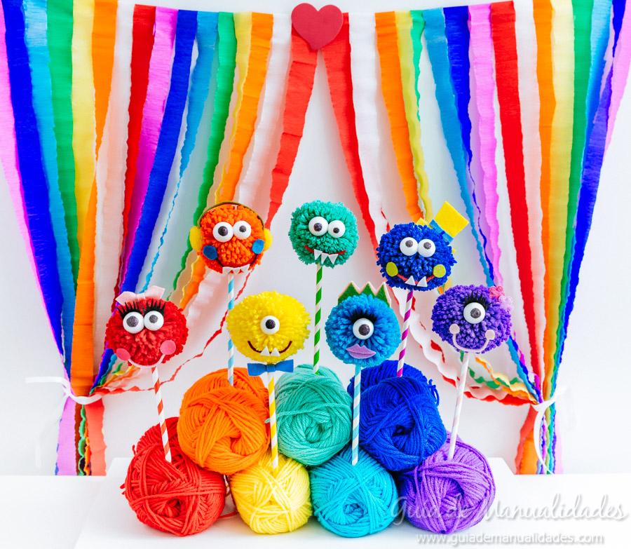 monstruos con lana de colores