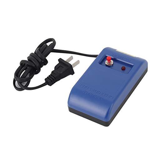 Reloj de la reparación del destornillador...