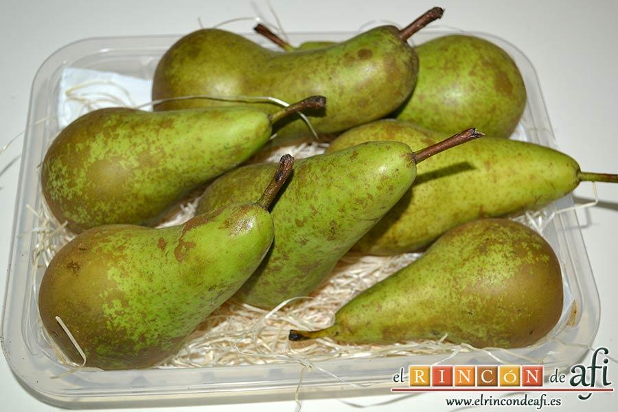 Dados de pera a la canela con su almíbar, preparar las peras
