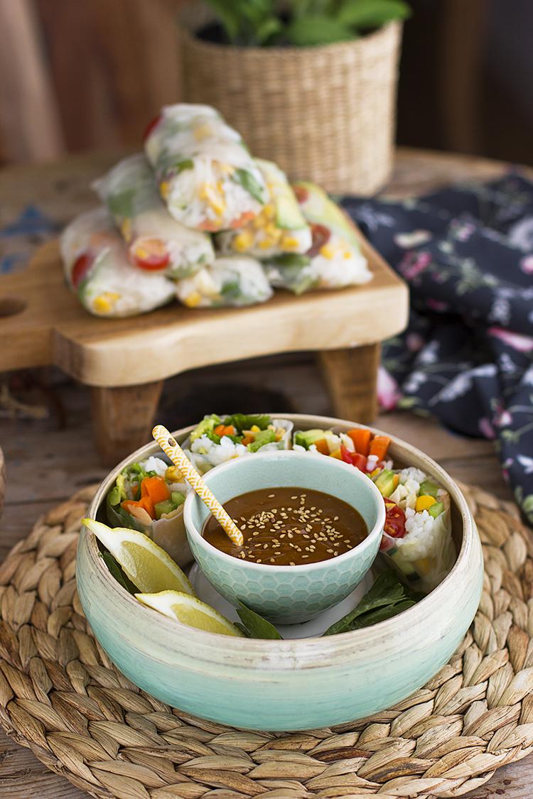 Rollitos Vietnamitas con salsa de cacahuete picante receta saludable